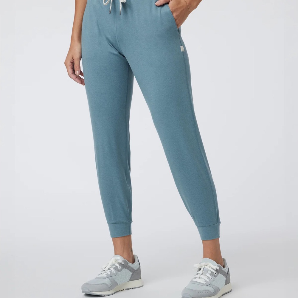 Vuori Smoke Blue Heather Performance Joggers Large